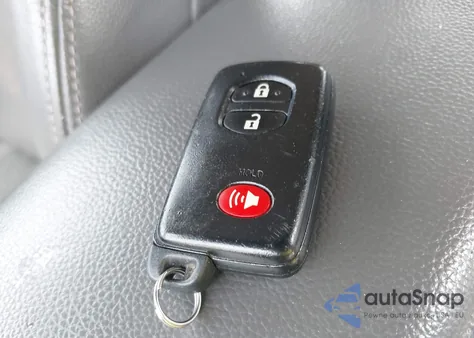 2013 Toyota Prius Two z USA, uszkodzony, nr VIN JTDKN3DU4D5577888